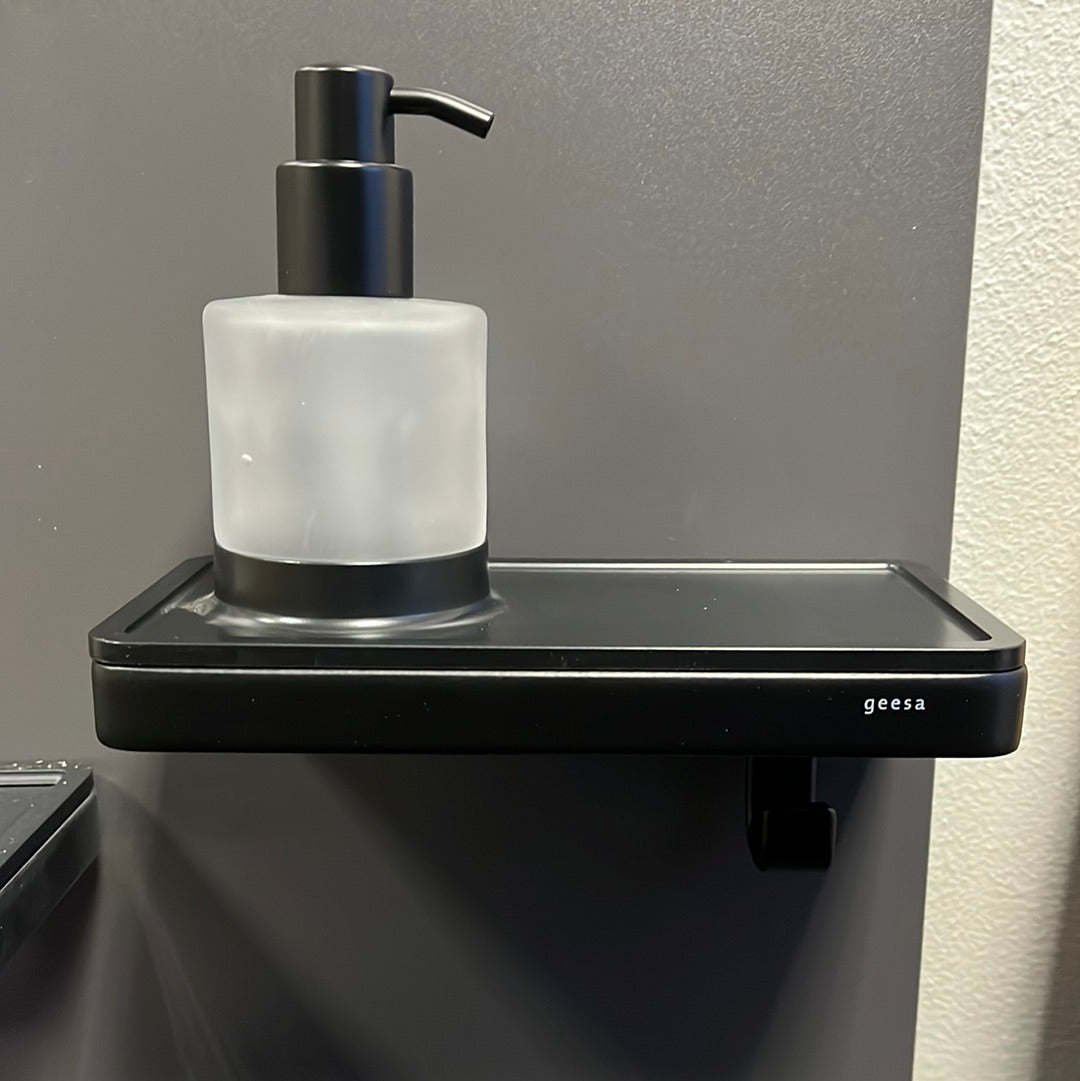 Geesa Frame Black planchet met haak en zeepdispenser zwart