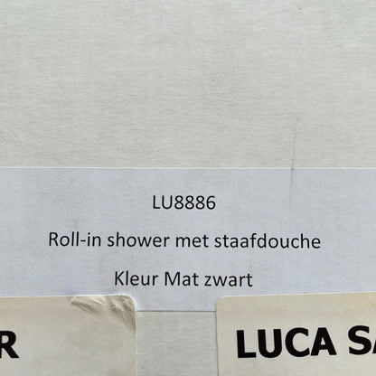 Luca Roll in shower